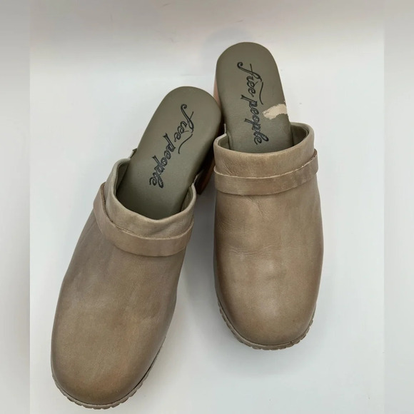 NEW Free People Calabasas Studded Leather Wooden Platform Clogs 37.5 7.5 Taupe - Picture 6 of 13
